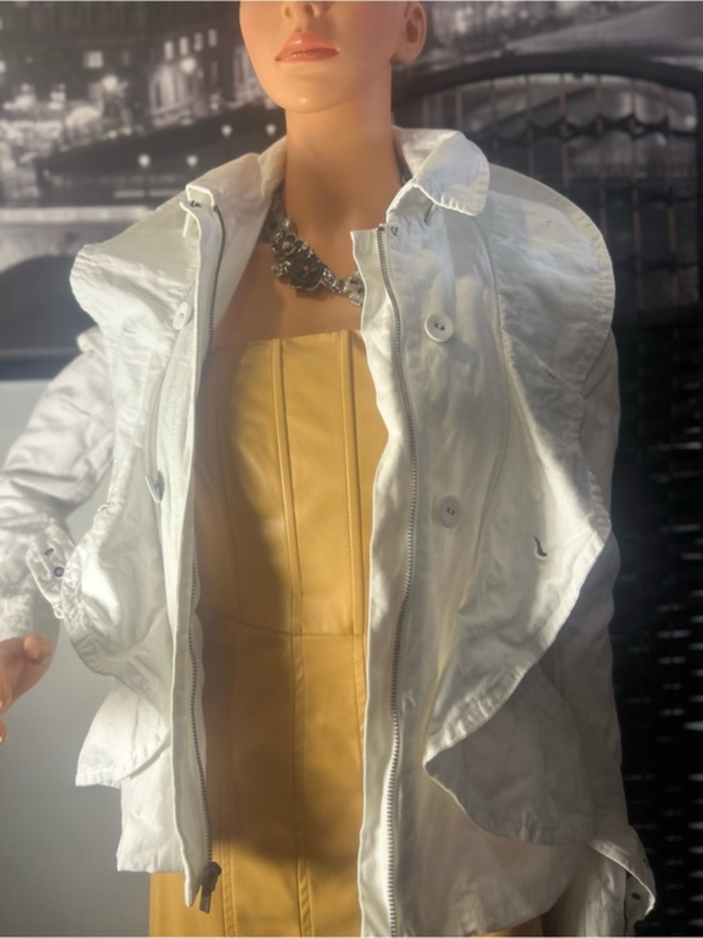 BCBGMAXAZRIA White Jacket – Size S